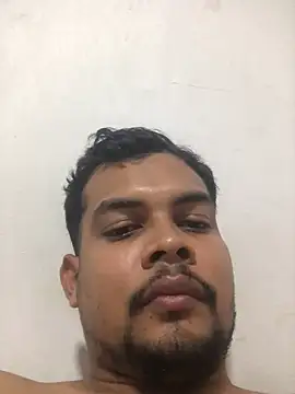 Snapshot of ElsecretodeBruno chatting on March 19, 2:27 am ElsecretodeBruno online show from March 19, 2:27 am