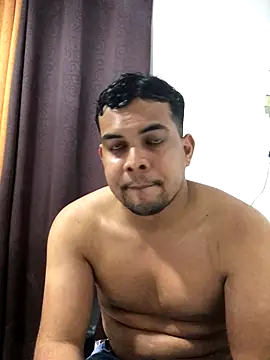 Snapshot of ElsecretodeBruno chatting on October 28, 12:57 am ElsecretodeBruno online show from October 28, 12:57 am