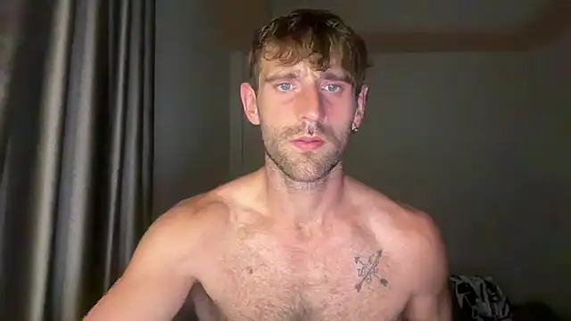 Snapshot of lukegunn chatting on September 22, 12:33 am lukegunn online show from September 22, 12:33 am