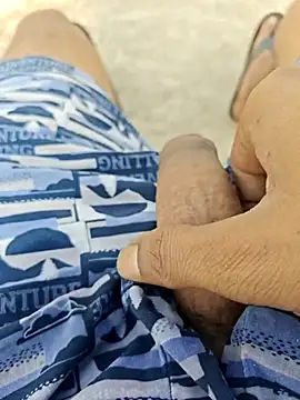 bigbonercoming online show from April 19, 2:11 am