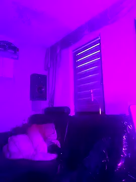 Snapshot of Crystalbitchx chatting on September 27, 5:49 am Crystalbitchx online show from September 27, 5:49 am