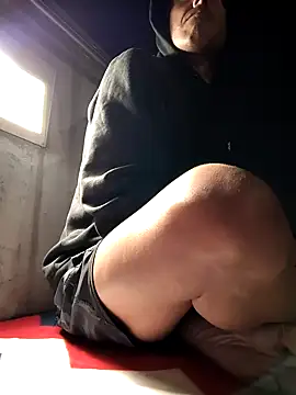 Roberts8inchcock online show from February 3, 10:53 am