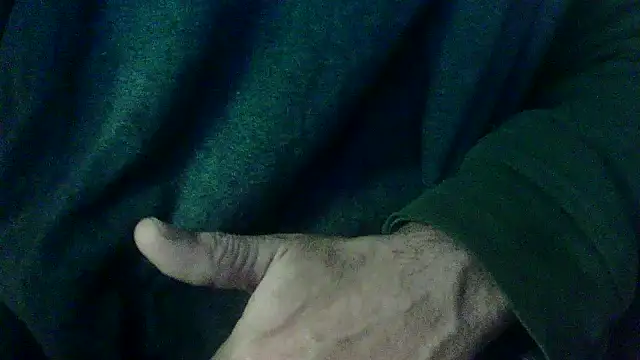 Snapshot of OralDesires2 chatting on December 9, 8:18 pm OralDesires2 online show from December 9, 8:18 pm