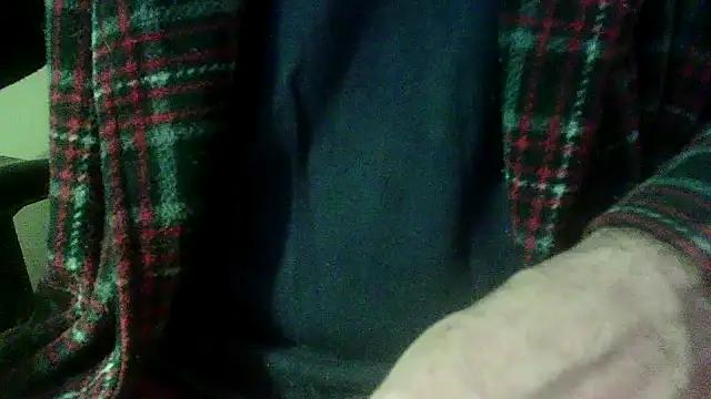 Snapshot of OralDesires2 chatting on January 10, 7:04 am OralDesires2 online show from January 10, 7:04 am