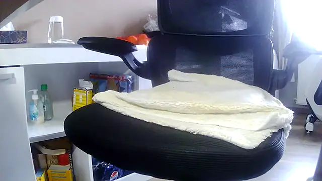 suedel65 online show from February 14, 1:06 pm