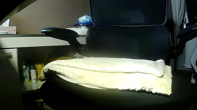 suedel65 online show from April 2, 2:42 am