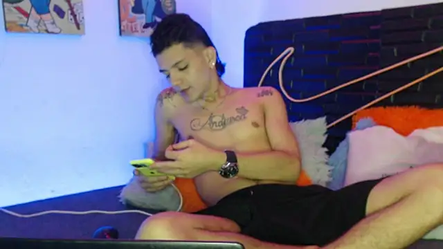 andersonZ998 online show from October 28, 5:32 am