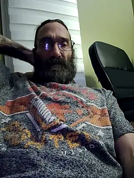 Snapshot of odieopie73 chatting on October 4, 8:19 am odieopie73 online show from October 4, 8:19 am