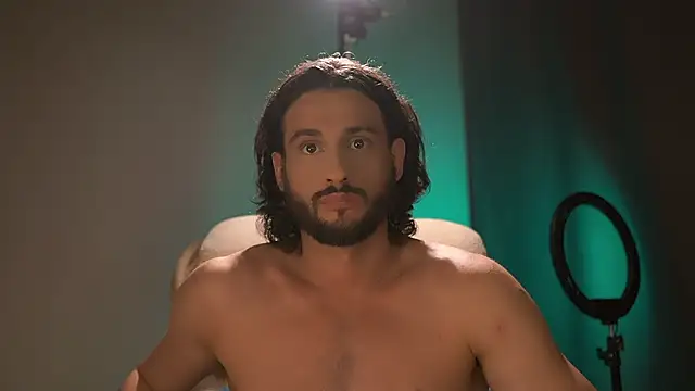 Keen   Luckystrike online show from October 12, 5:40 pm