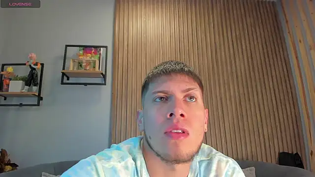 Snapshot of SebastianMaximoff chatting on December 3, 11:54 am SebastianMaximoff online show from December 3, 11:54 am