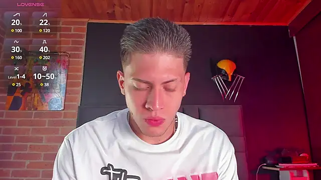 Snapshot of SebastianMaximoff chatting on March 18, 1:23 pm SebastianMaximoff online show from March 18, 1:23 pm