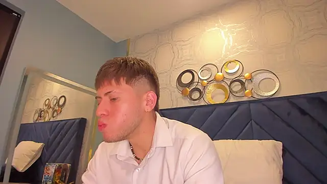 Snapshot of SebastianMaximoff chatting on January 10, 12:04 pm SebastianMaximoff online show from January 10, 12:04 pm