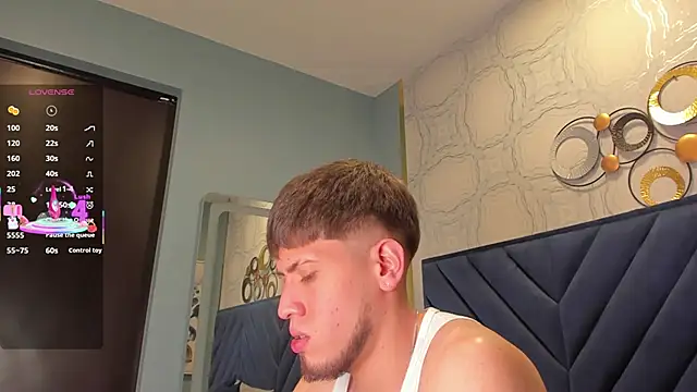 Snapshot of SebastianMaximoff chatting on September 9, 1:43 pm SebastianMaximoff online show from September 9, 1:43 pm