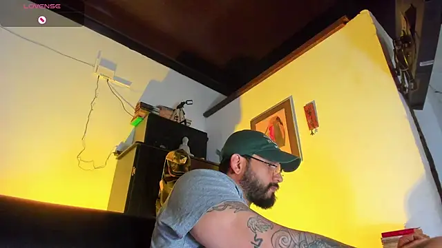 CamiloGray  online show from October 28, 4:09 pm