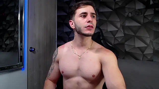 Latino stud4u online show from September 22, 11:59 pm