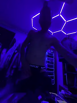 Cloudd Kingg Iceyyy online show from July 11, 11:40 pm