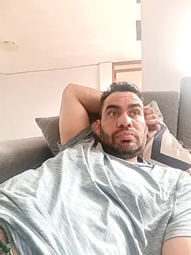 javiermarval83 online show from February 19, 4:03 pm