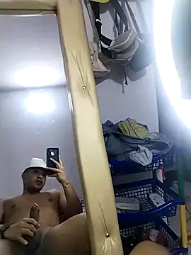 escalofrianti online show from December 18, 11:34 pm