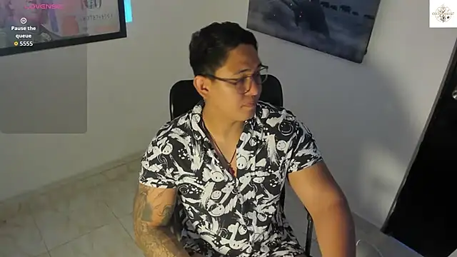 Colton Massif online show from November 1, 10:25 pm