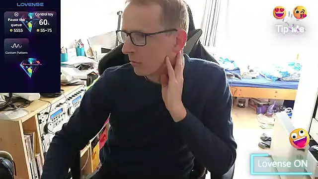 Snapshot of sexmenlion chatting on March 9, 3:16 pm sexmenlion online show from March 9, 3:16 pm