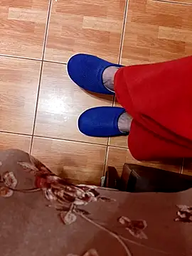 feet toes online show from October 16, 5:37 am