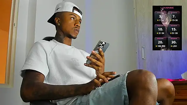 YeremiBrowm online show from October 7, 9:19 pm