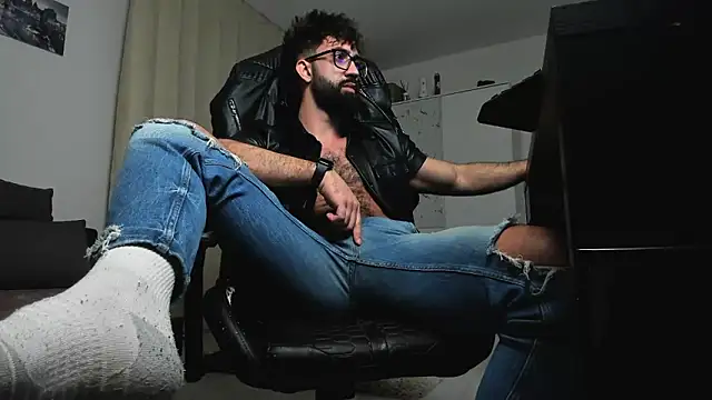 liamaesthetic online show from February 25, 7:59 pm