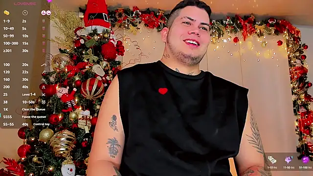 Snapshot of Thomas_chubbyxhot chatting on December 5, 9:28 pm Thomas chubbyxhot online show from December 5, 9:28 pm