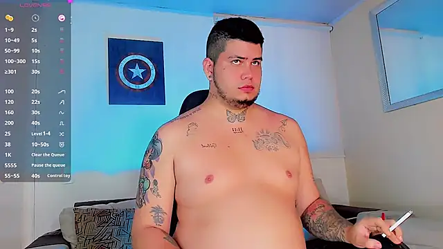 Snapshot of Thomas_chubbyxhot chatting on February 4, 11:49 am Thomas chubbyxhot online show from February 4, 11:49 am