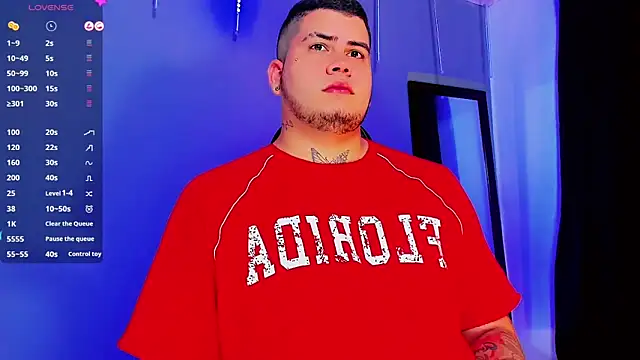 Snapshot of Thomas_chubbyxhot chatting on December 26, 5:08 pm Thomas chubbyxhot online show from December 26, 5:08 pm