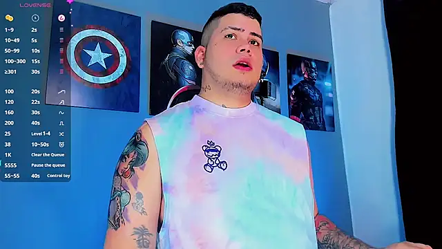 Snapshot of Thomas_chubbyxhot chatting on January 17, 10:05 pm Thomas chubbyxhot online show from January 17, 10:05 pm