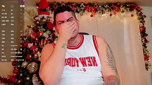 Snapshot of Thomas_chubbyxhot chatting on December 20, 1:00 pm Thomas chubbyxhot online show from December 20, 1:00 pm