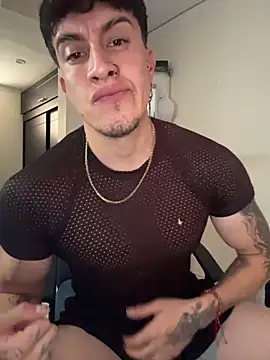 strongboy  online show from June 9, 5:03 pm