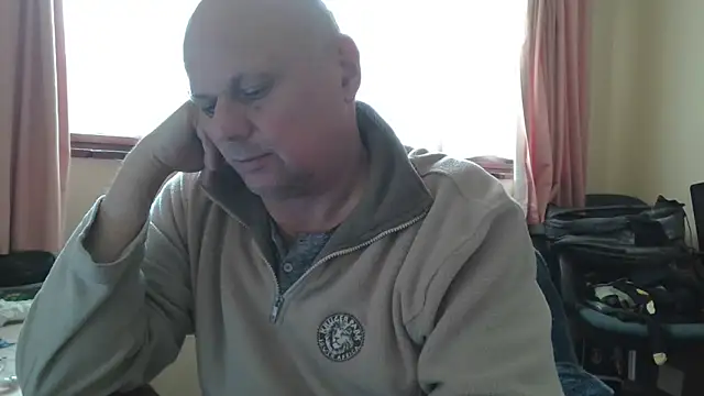 Snapshot of DaddyCumBumZA chatting on September 17, 11:44 am DaddyCumBumZA online show from September 17, 11:44 am