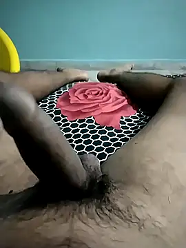 Snapshot of hOrnybOy_369 chatting on December 4, 5:33 pm hOrnybOy 369 online show from December 4, 5:33 pm