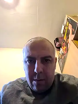 Kadir070783 online show from December 21, 12:35 pm