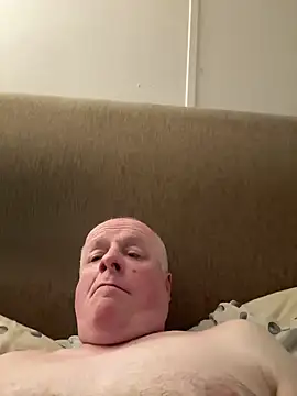 Snapshot of locallad88 chatting on February 9, 12:07 am locallad88 online show from February 9, 12:07 am