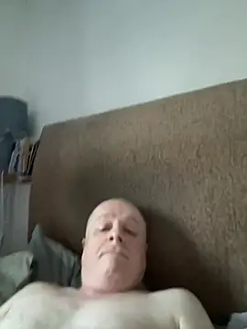 Snapshot of locallad88 chatting on January 3, 8:54 am locallad88 online show from January 3, 8:54 am