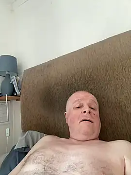 Snapshot of locallad88 chatting on March 9, 10:08 am locallad88 online show from March 9, 10:08 am