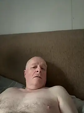Snapshot of locallad88 chatting on January 1, 9:17 am locallad88 online show from January 1, 9:17 am