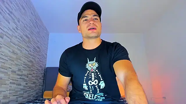 Snapshot of nicolas_herrera chatting on January 23, 2:44 am nicolas herrera online show from January 23, 2:44 am