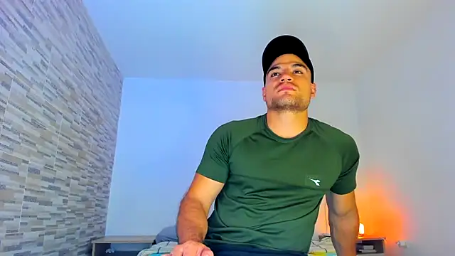 Snapshot of nicolas_herrera chatting on February 14, 2:18 am nicolas herrera online show from February 14, 2:18 am
