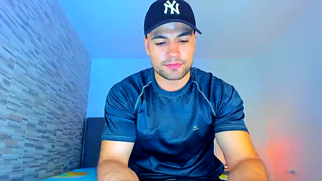 Snapshot of nicolas_herrera chatting on December 20, 12:19 am nicolas herrera online show from December 20, 12:19 am