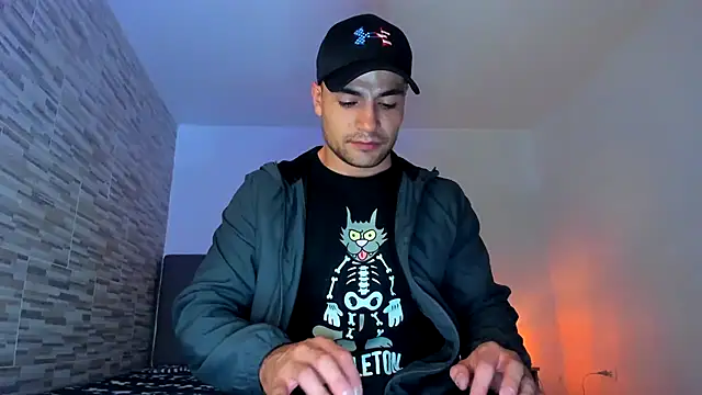 Snapshot of nicolas_herrera chatting on December 26, 11:35 pm nicolas herrera online show from December 26, 11:35 pm