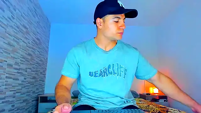 Snapshot of nicolas_herrera chatting on March 3, 1:49 am nicolas herrera online show from March 3, 1:49 am
