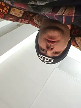 youngstar1994 online show from June 5, 8:36 pm