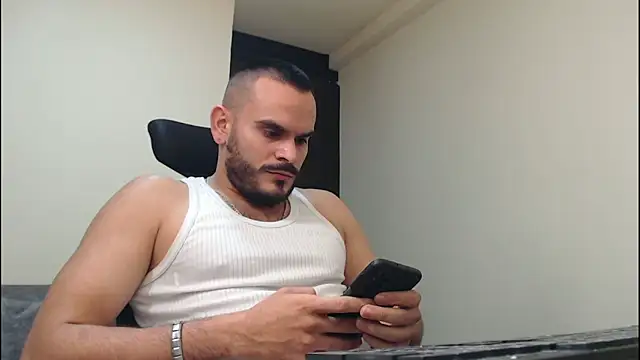 cowboyht online show from December 18, 7:04 am