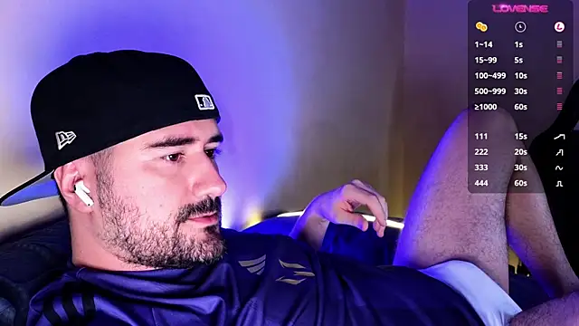 Snapshot of DominantTheo chatting on December 22, 2:49 am DominantTheo online show from December 22, 2:49 am