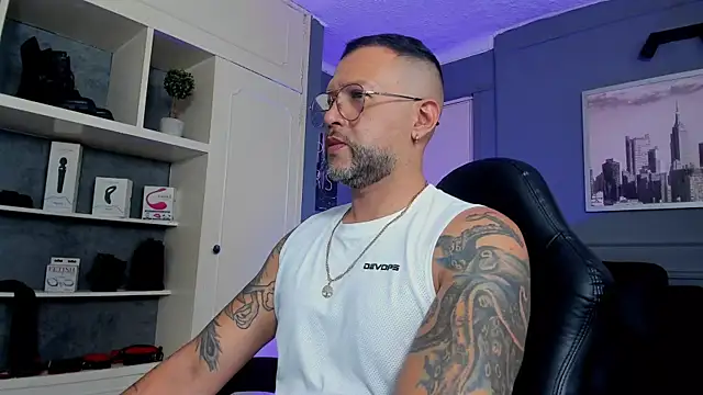 MrFrank tattoo online show from October 4, 5:18 pm