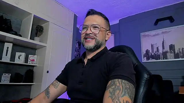 MrFrank tattoo online show from October 2, 10:14 pm